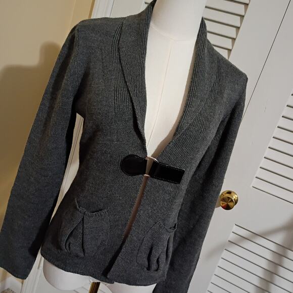 Merino Wool Small Italian Cardigan Coccole Grey Buckle Closure Pockets High-End - Picture 1 of 14